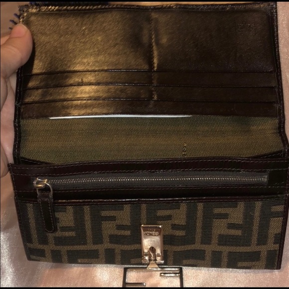 Authentic vintage fendi - Picture 3 of 3